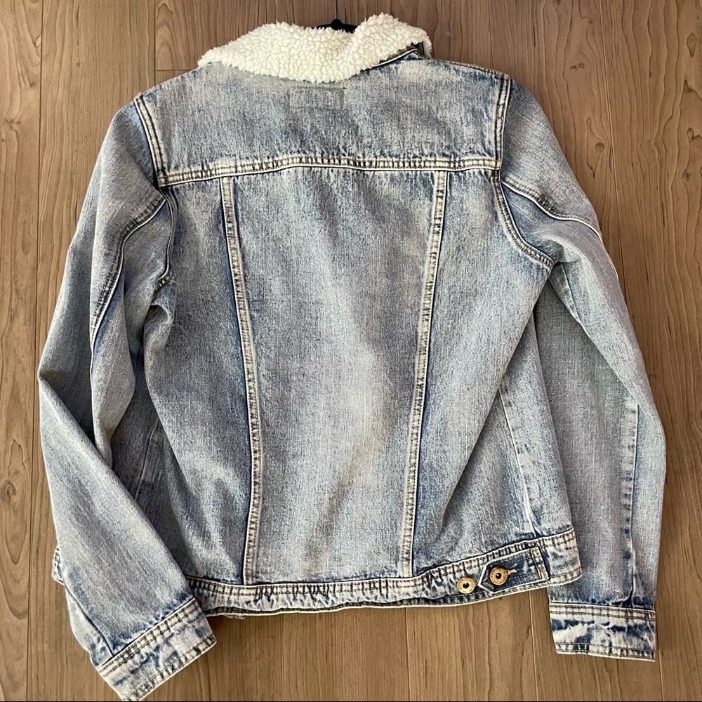 Jean jacket - Picture 2 of 3